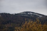 Pierwszy śnieg w Górach Opawskich. Kopa Biskupia obudziła się w śnieżnej pokrywie