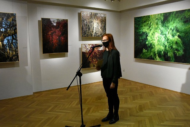 O wystawie Witolda Kowalskiego mówiła Agnieszka Sieradzka- Miernik.