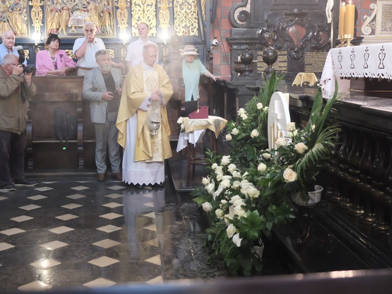 Msza dziękczynna za roczne królowanie Piotra M. Mikosza "Europejczyka" w krakowskim Bractwie Kurkowym
