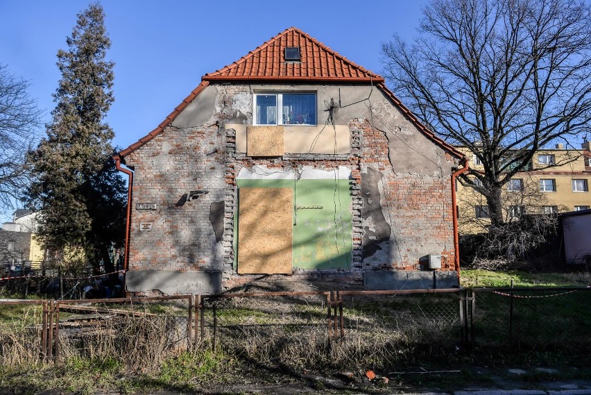 Choć dom przy ul. Wilków Morskich 16A w Gdańsku widnieje w...