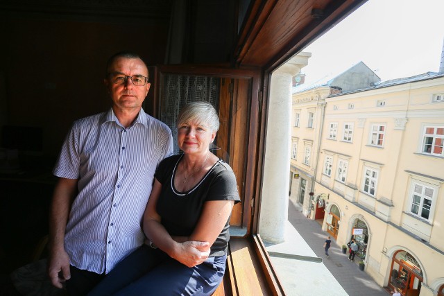 Beata i Marek Wawrzeniec mieszkają przy ul. Szewskiej i prowadzą tam hotel. Od czterech lat walczą z nocnym hałasem