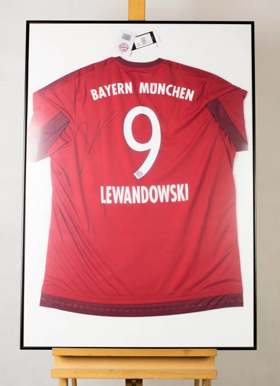 Koszulka Bayernu Monachium, a konkretnie Roberta...