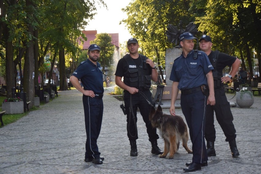 Augustów. Pikietowali razem z Komorowskim na rynku (zdjęcia)