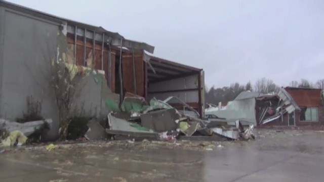 Gigantyczne tornado przetoczyło się przez Missisipi w Stanach Zjednoczonych.