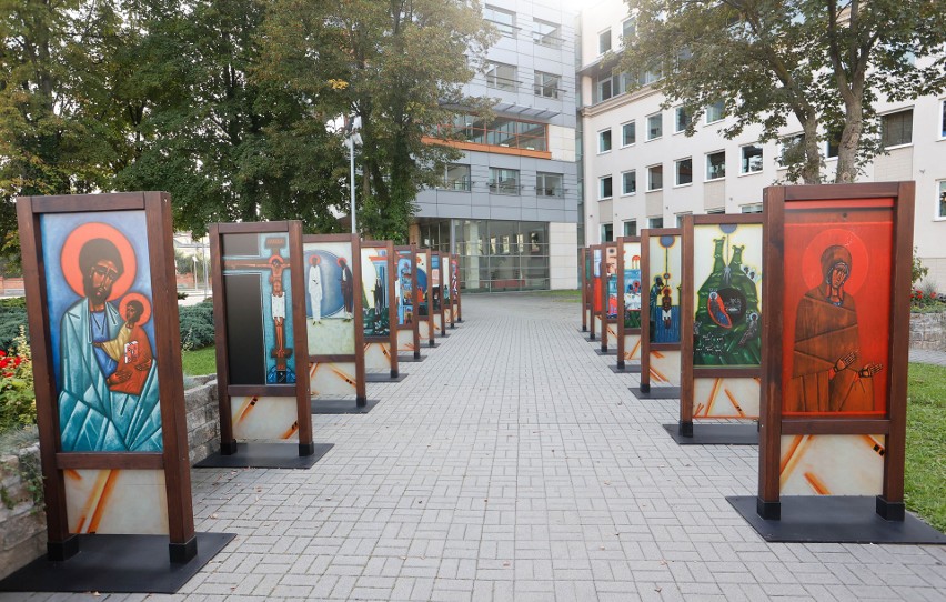 Niesamowita wystawa ikon przy Urzędzie Marszałkowskim w Rzeszowie [ZDJĘCIA]