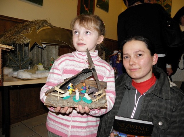 Jury postanowiło przyznać również nagrodę dla najmłodszej uczestniczki konkursu, którą okazała się 5- letnia Oliwia Walczak (na rozstrzygnięcie przyszła z mamą)