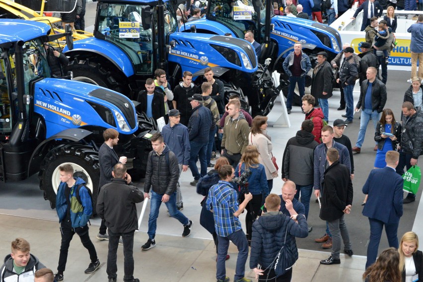 Agrotech 2019 w Kielcach. Cudne i mega nowoczesne ciągniki zachwycają 