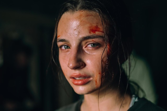Młoda gwiazda Julia Wieniawa gra w filmie "W lesie dziś nie zaśnie nikt" swoją pierwszą główną rolę.