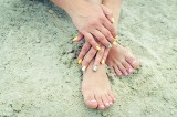 Modne paznokcie na lato, które ozdobią twoje dłonie! Zobacz, jaki manicure wybrać na wakacje i spraw sobie najpiękniejsze summer nails