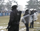 Po zadymie w Lęborku: policja zapowiada dalsze aresztowania pseudokibiców
