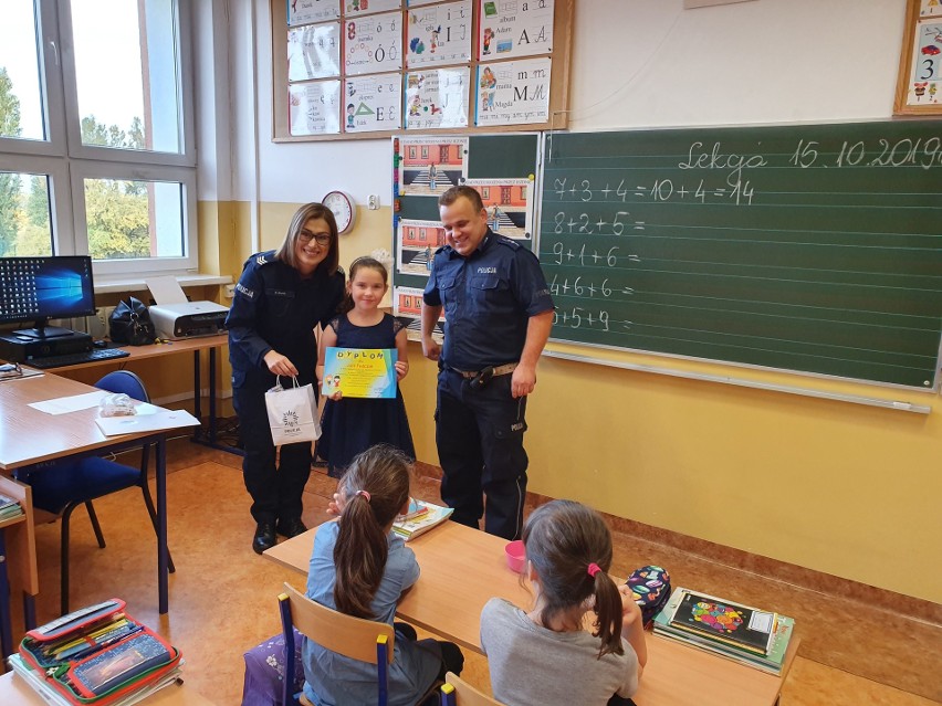 Policjanci z koszalińskiej komendy uroczyście wręczyli...