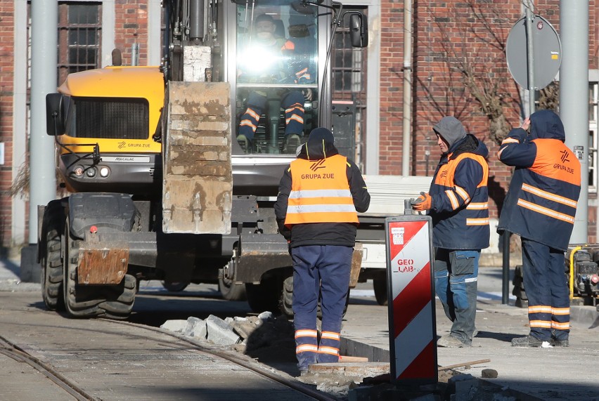 Zbudowali, potem rozebrali i budują od nowa. Co dzieje się na Niebuszewie?