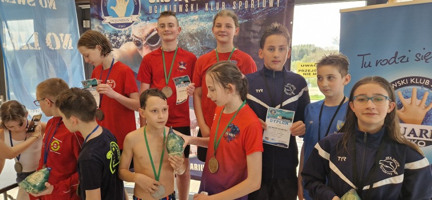 Zawodnicy Delfina Tarnobrzeg zdobyli sześć medali i drużynowo wywalczyli trzecie miejsce. Kto stanął na podium? Zobacz zdjęcia i wyniki