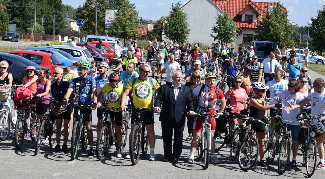 Tuż po godzinie 10. sprzed Zespołu Szkół w Stadnickiej Woli wyruszył II Rajd Rowerowy "Z orszakiem króla Kazimierza Wielkiego". Rajd to pierwsza część sobotnich Kuźnic Koneckich.>>>ZOBACZ UCZESTNIKÓW NA KOLEJNYCH SLAJDACH>>> TOP10 najbardziej niebezpiecznych krajów na wakacje 2018