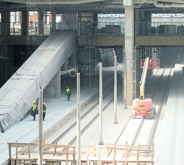 Prace przy budowie peronów dobiegają końca