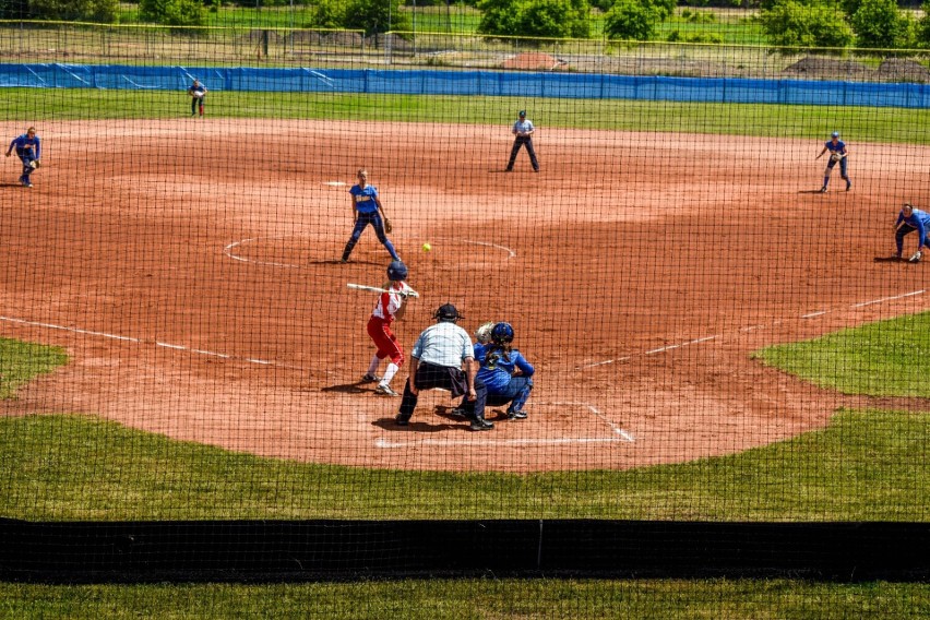 Polki na Mistrzostwach Europy w Softballu Kobiet. Jak radzą...