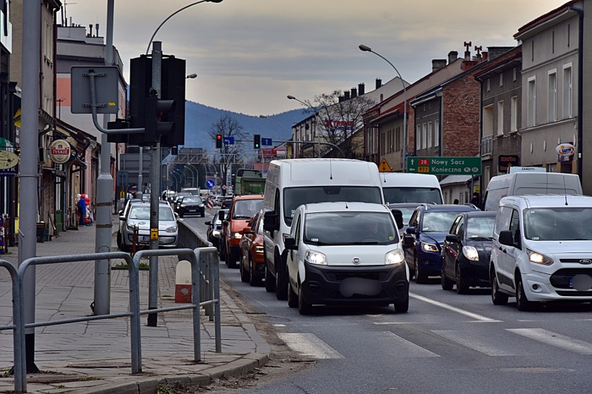 Koncepcje przebudowy drogi krajowej nr 28 w Gorlicach bez...