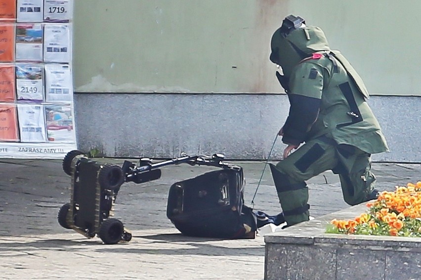 Alarm bombowy na placu Dominikańskim we Wrocławiu