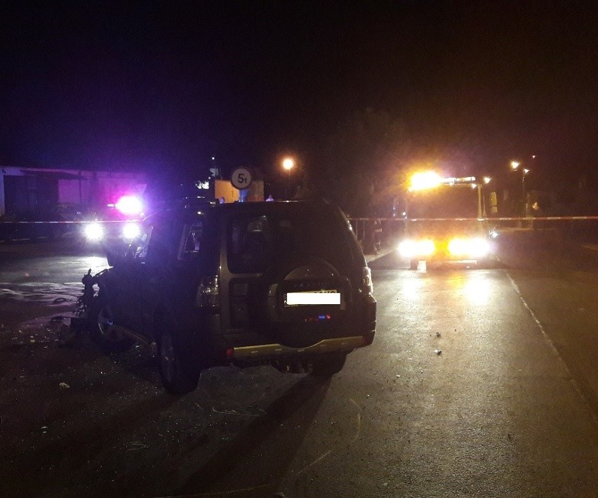Śmiertelny wypadek w Pajęcznie. Burmistrz Pajęczna zderzył się mitsubishi ze skuterzystą. Zginął 17-letni motorowerzysta