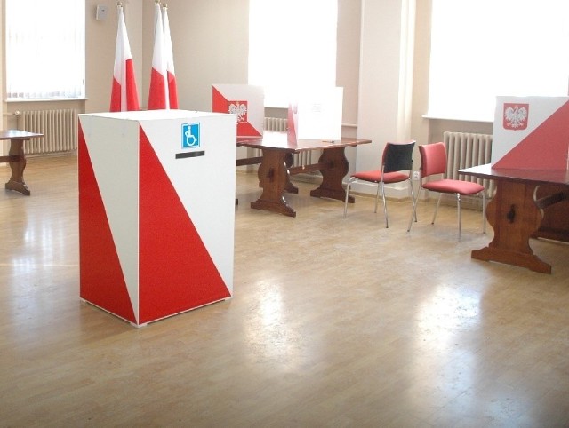 Lokal wyborczy w Strzelcach Kraj.