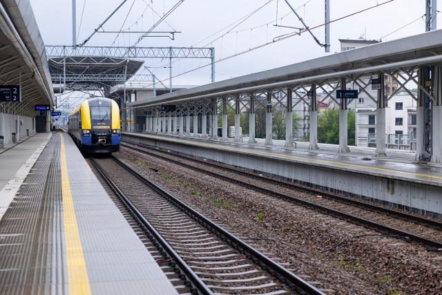 Krakowscy radni upominają się o rozwój kolei aglomeracyjnej. PKP Polskie Linie Kolejowe SA są w trakcie prac nad „Wstępnym Studium Wykonalności kolejowych inwestycji infrastrukturalnych w Małopolsce.”
