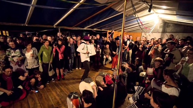 Uczestnicy tegorocznej edycji Taboru Domu Tańca grali, śpiewali i tańczyli do późnych godzin nocnych.