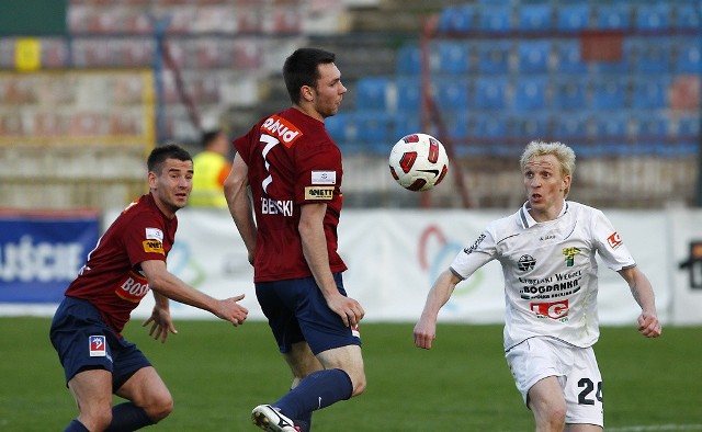 Mikołaj Lebedyński (w środku) w barwach Pogoni grał w trzech ligach, ale nie miał okazji zadebiutować w ekstraklasie. Może uda mu się to w Górniku Zabrze.