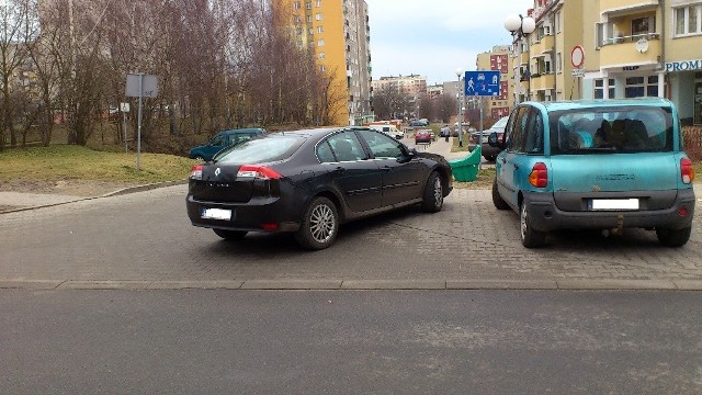Autodrań zaparkował na ul. Słowackiej w Zielonej Górze.