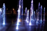 Michałowo. Podświetlane fontanny już tryskają (zdjęcia)