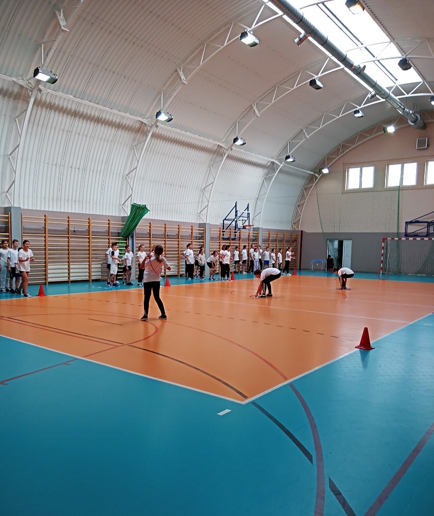 Europejski Dzień Sportu Szkolnego w Zalasiu. Uczniowie Szkoły Podstawowej wzięli udział w ogólnopolskiej akcji. 30.09.2022