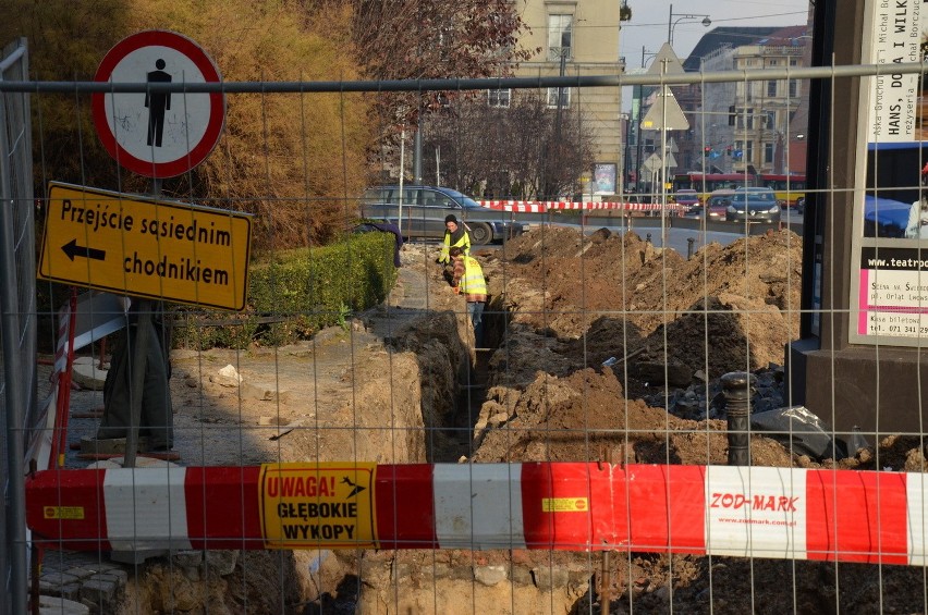 Przebudowa pl. Kościuszki może się przedłużyć. Do akcji wkroczyli archeolodzy (ZDJĘCIA)