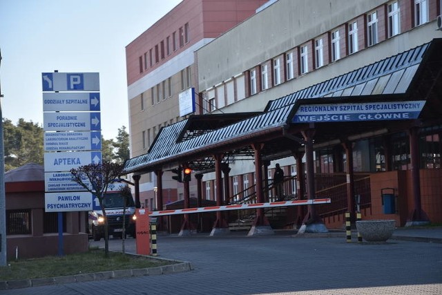 Szpital w Grudziądzu pełni funkcję jednoimiennego zakaźnego dla całego województwa kujawsko - pomorskiego. Przebywa tu ponad 100 pacjentów, z czego niespełna połowa z potwierdzonym zakażeniem koronawirusem