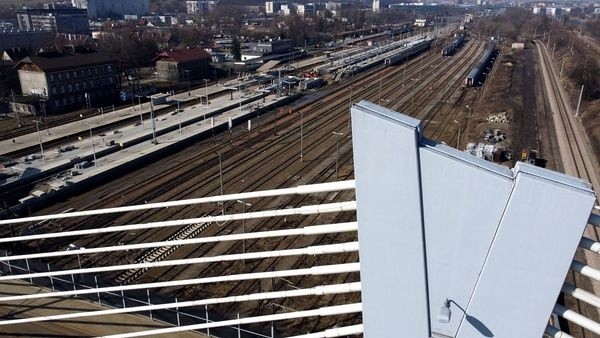 Kraków. Odmieniają stację kolejową w Płaszowie. Powstaje dodatkowy peron [ZDJĘCIA]