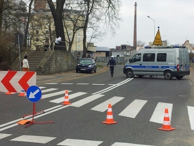 Do zdarzenia doszło na ul. Portowej w Stargardzie. Zdjęcie na alarm@sg24.pl przesłał nam Internauta Pan Piotr.