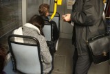 Pasażerowie ujęli fałszywego kontrolera biletów w tramwaju MPK Wrocław, który chciał skanować ich karty płatnicze