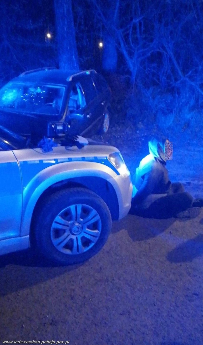 Policja zatrzymała nietrzeźwego kierowcę i jego pijanego kompana po pościgu   