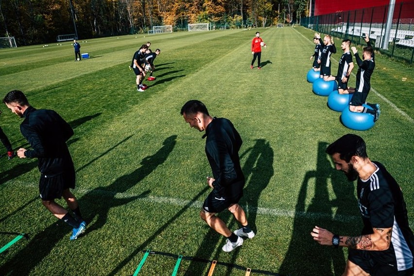 Zobacz jak piłkarze ŁKS trenują przed niedzielnym meczem z Górnikiem Zabrze [Zdjęcia]