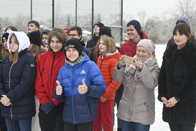 Dzieci z Krąplewic cieszą się już nowym boiskiem