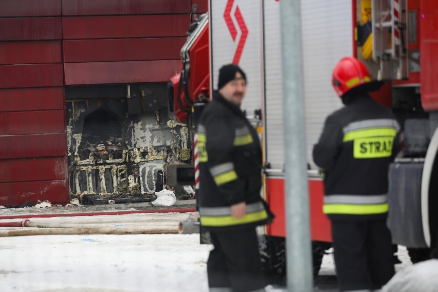 Kraków. Prokurator bada, czy za pożarem archiwum stoi błąd człowieka, wadliwy system przeciwpożarowy, a może podpalacz?