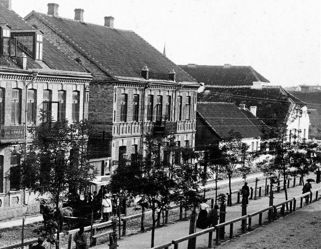 Dzieje Sienkiewicza 40-44. Od Sempigni do Baraszów