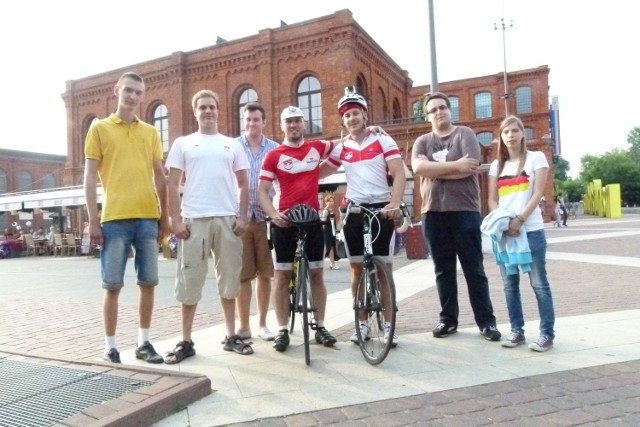 James, Robbie and driver of their van - Toby, were warmly welcomed in Manufaktura by members of Lodz Magpies