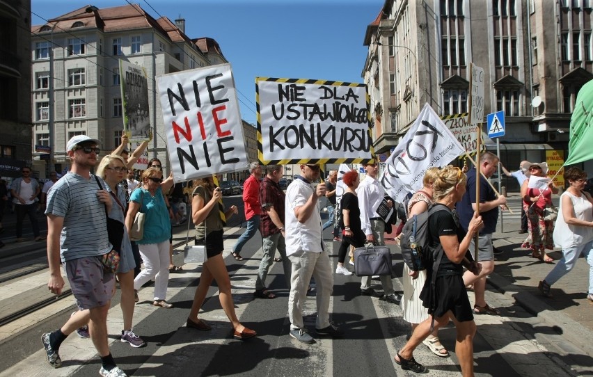 Wrocław: Protest zespołu Teatru Polskiego. Nie chcą Morawskiego na dyrektora (ZDJĘCIA)