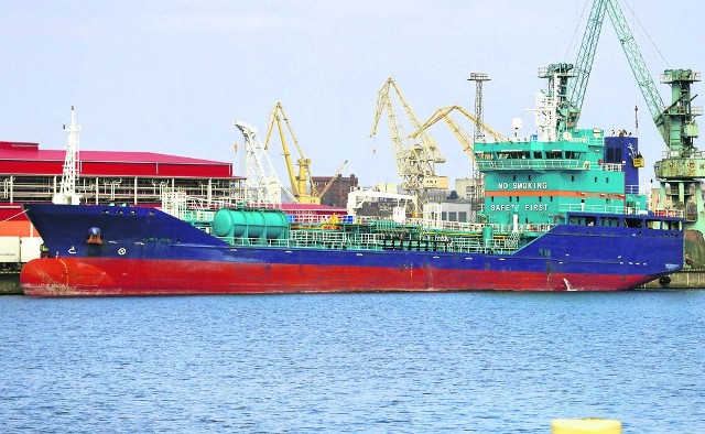 Armator Unibaltic powiększył swoją flotę kupując kolejnego chemikaliowca, Apatyth, który do tej pory należał do tureckiego armatora i pływał pod maltańską flagą. Cumuje przy nabrzeżu Bułgarskim