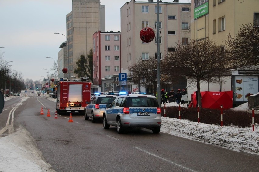 W wyniku wypadku na chodniku przy ul. Skłodowskiej w...