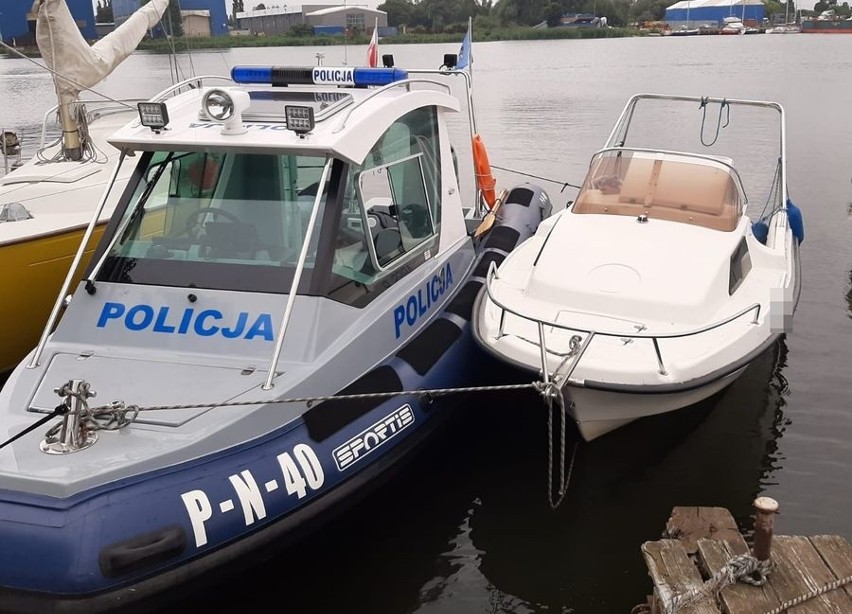 Policjanci odzyskali skradzioną motorówkę. Złodzieje wciąż...