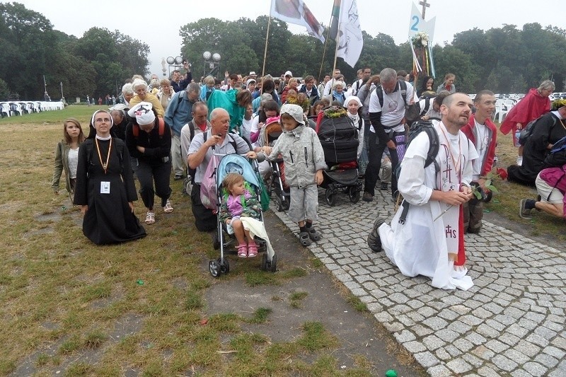 Wybierasz się 15 sierpnia do Częstochowy? Przeczytaj nasz [PORADNIK PIELGRZYMA]