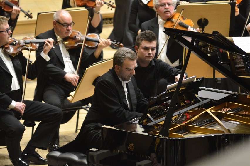 Orkiestra Filharmonii Poznańskiej i Jonathan Plowright