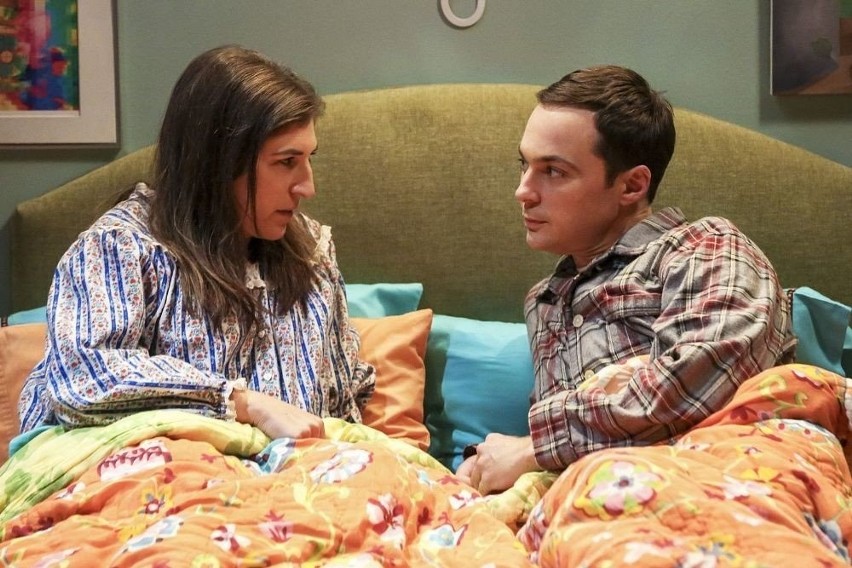 "Teoria wielkiego podrywu". Sheldon i Amy znowu razem! Jim Parsons i Mayim Bialik pracują przy serialu "Carla"!