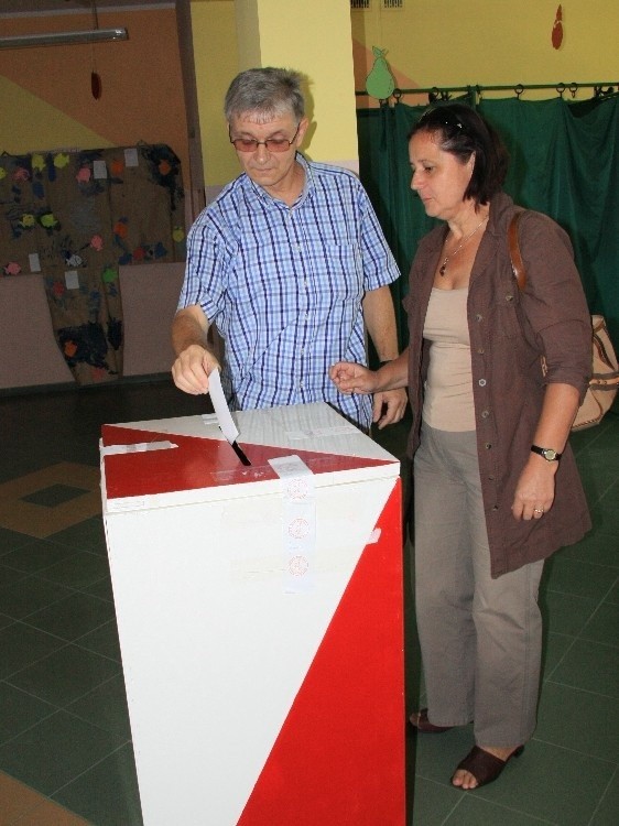 W przedszkolu przy ul. Mickiewicza głosowali m.in. Ewa i Jacek Wawrzyniakowie