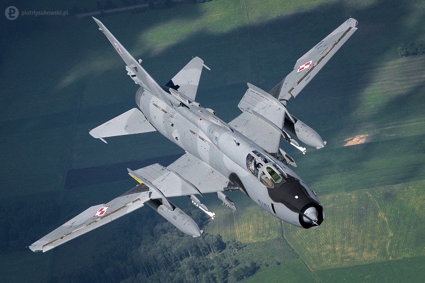 Myśliwce F-16, MiG-29 oraz samolot szturmowy Su-22 w...